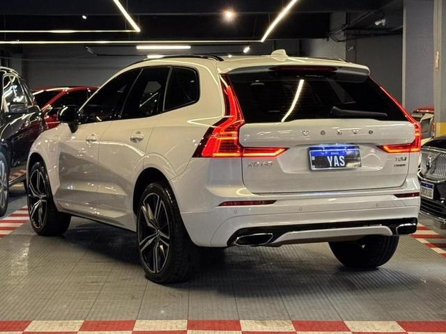 VOLVO XC60 T8 R-DESIGN — foto 4