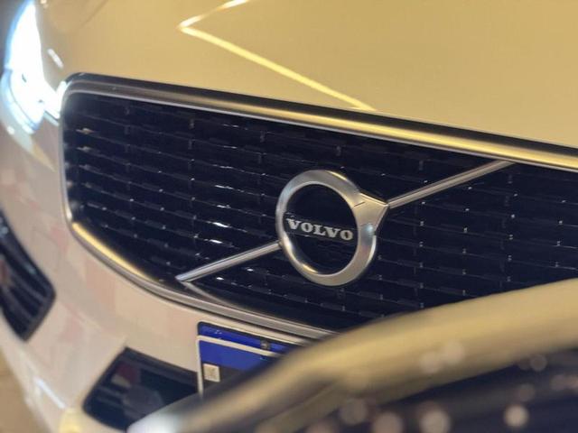 VOLVO XC60 T8 R-DESIGN — foto 8