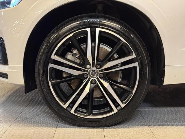 VOLVO XC60 T8 R-DESIGN — foto 9