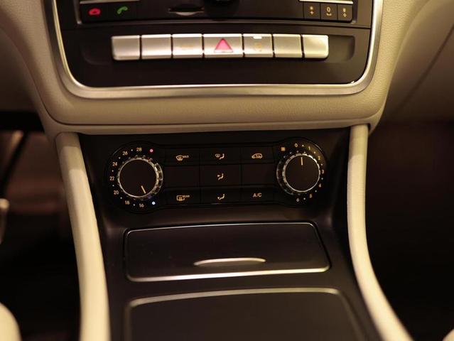MERCEDES-BENZ CLA180 — foto 17
