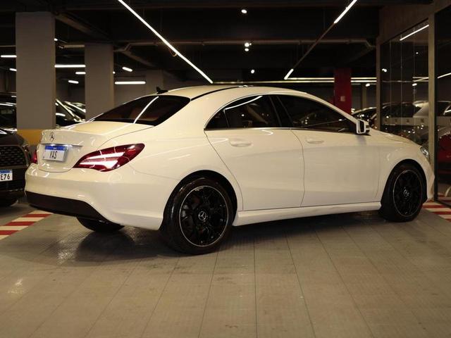 MERCEDES-BENZ CLA180 — foto 6