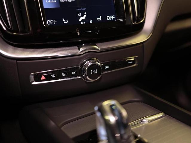 VOLVO XC60 T8 R-DESIGN — foto 13