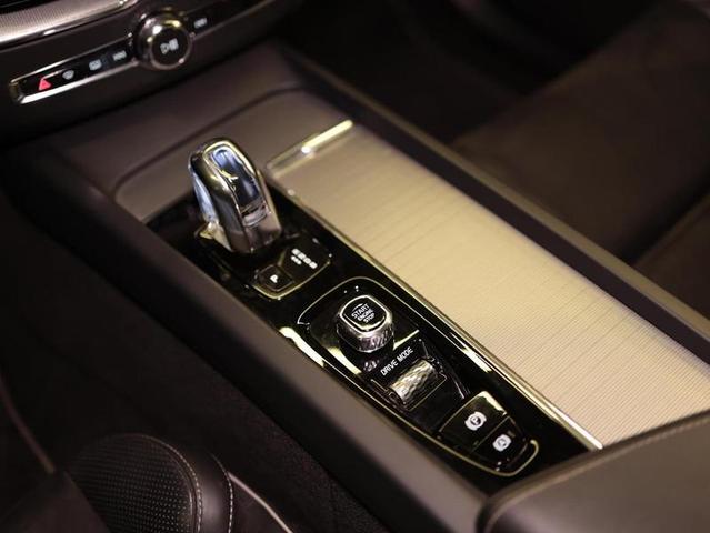 VOLVO XC60 T8 R-DESIGN — foto 14