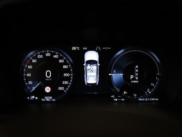 VOLVO XC60 T8 R-DESIGN — foto 17