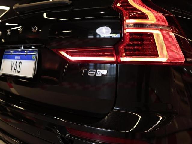 VOLVO XC60 T8 R-DESIGN — foto 5