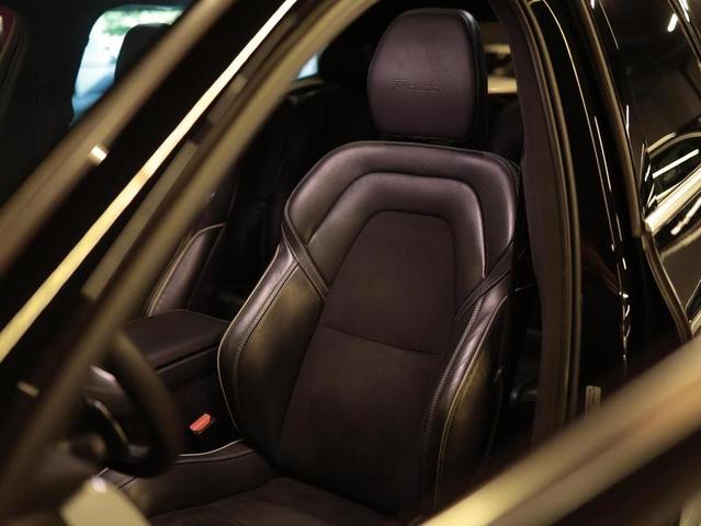 VOLVO XC60 T8 R-DESIGN — foto 7