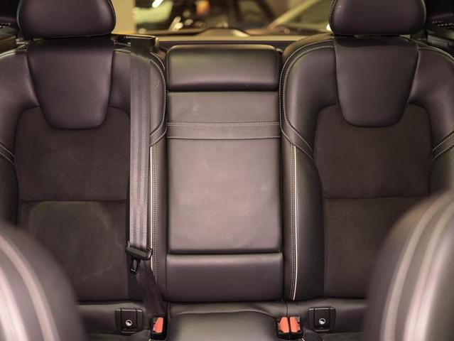 VOLVO XC60 T8 R-DESIGN — foto 8