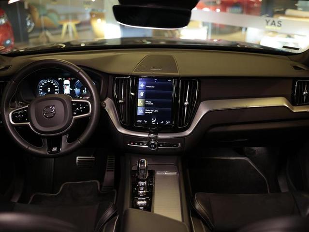 VOLVO XC60 T8 R-DESIGN — foto 9