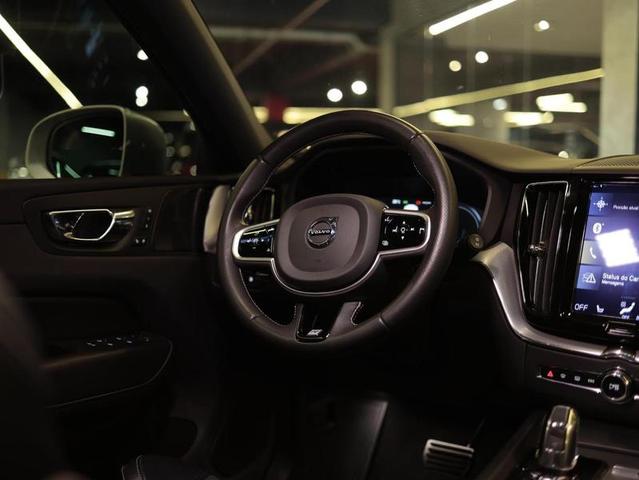 VOLVO XC60 T8 R-DESIGN — foto 10