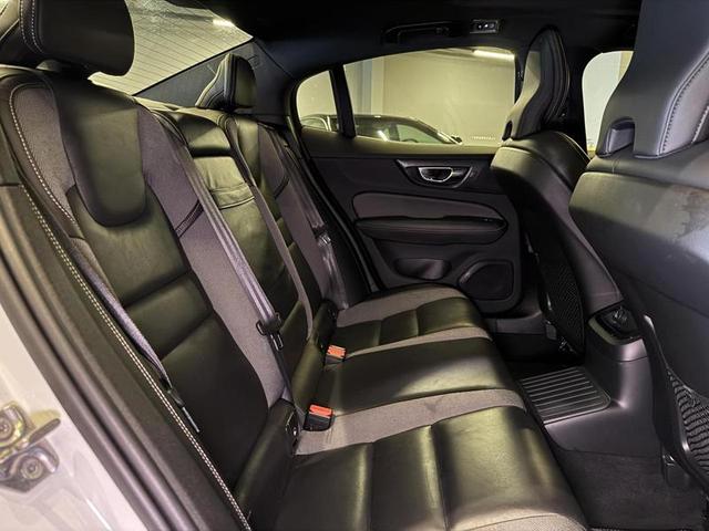 VOLVO S60 T8 R-DESIGN — foto 13