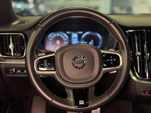 VOLVO S60 T8 R-DESIGN — foto 14