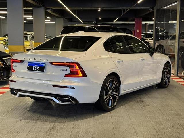 VOLVO S60 T8 R-DESIGN — foto 6