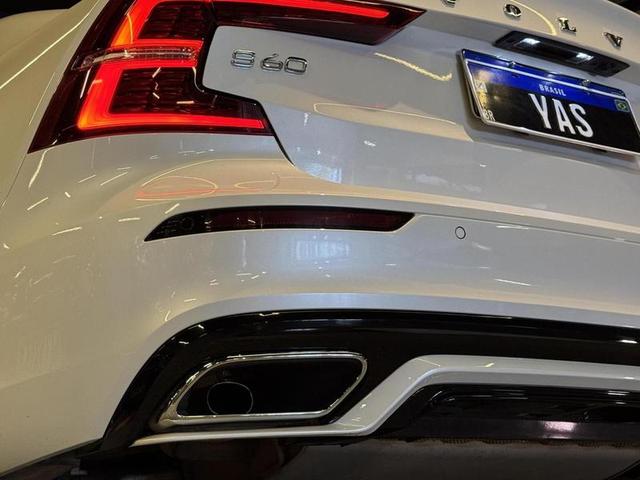 VOLVO S60 T8 R-DESIGN — foto 9