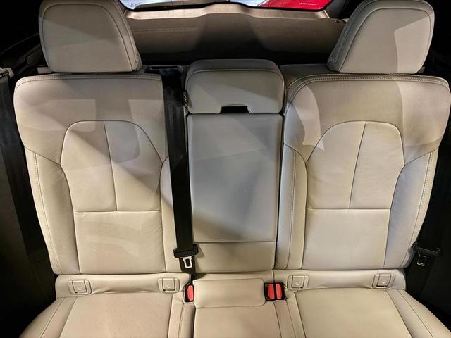 VOLVO XC40 T5H MOMENTU — foto 13