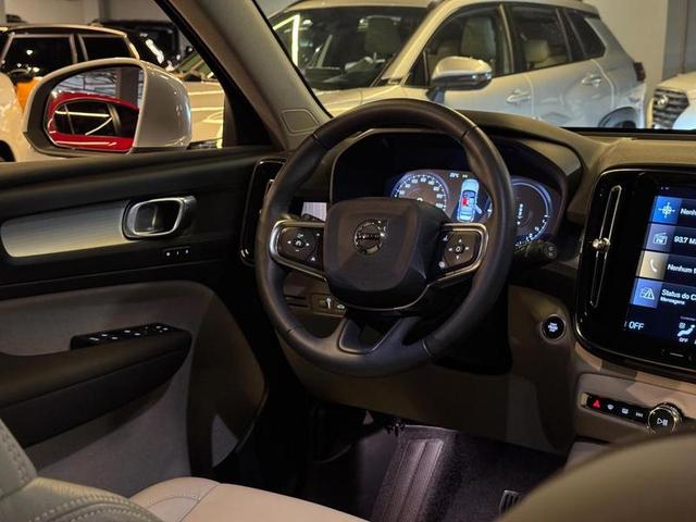 VOLVO XC40 T5H MOMENTU — foto 14