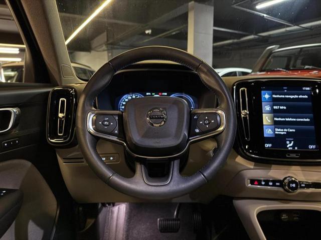 VOLVO XC40 T5H MOMENTU — foto 16