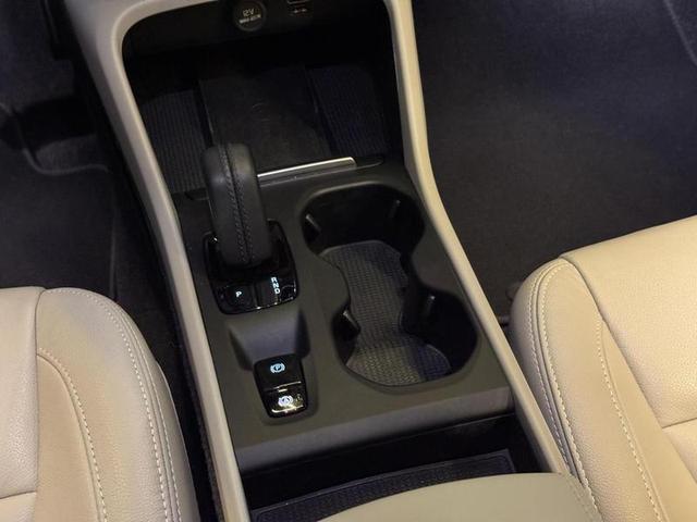 VOLVO XC40 T5H MOMENTU — foto 18