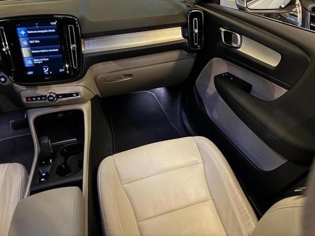 VOLVO XC40 T5H MOMENTU — foto 19