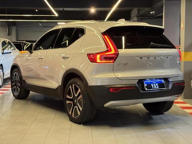 VOLVO XC40 T5H MOMENTU — foto 4