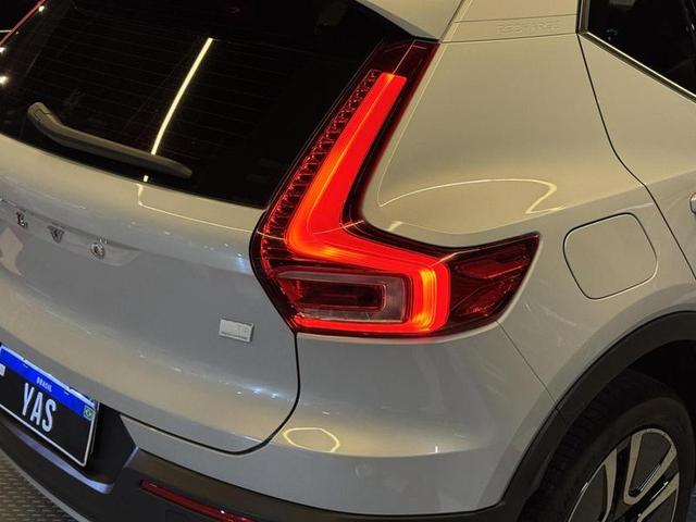 VOLVO XC40 T5H MOMENTU — foto 8