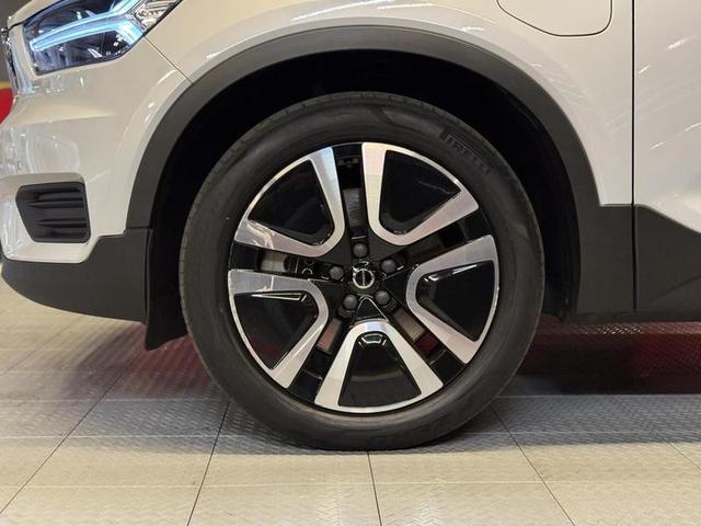 VOLVO XC40 T5H MOMENTU — foto 10