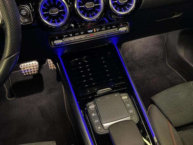 MERCEDES-BENZ GLA200 AMG LINE — foto 17