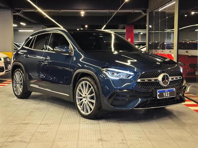 MERCEDES-BENZ GLA200 AMG LINE — foto 1