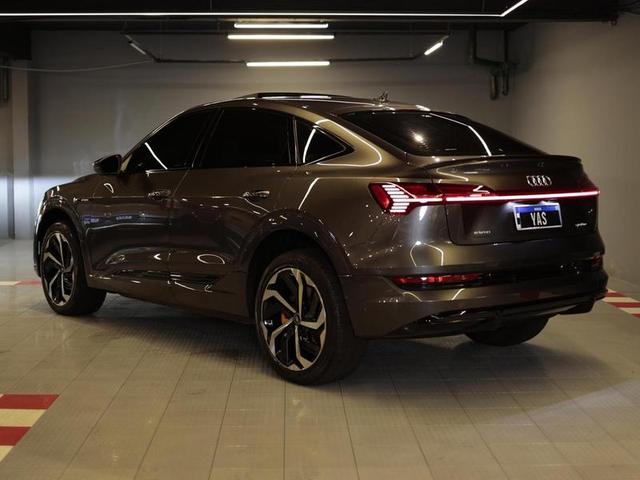 AUDI E TRON SPB — foto 4