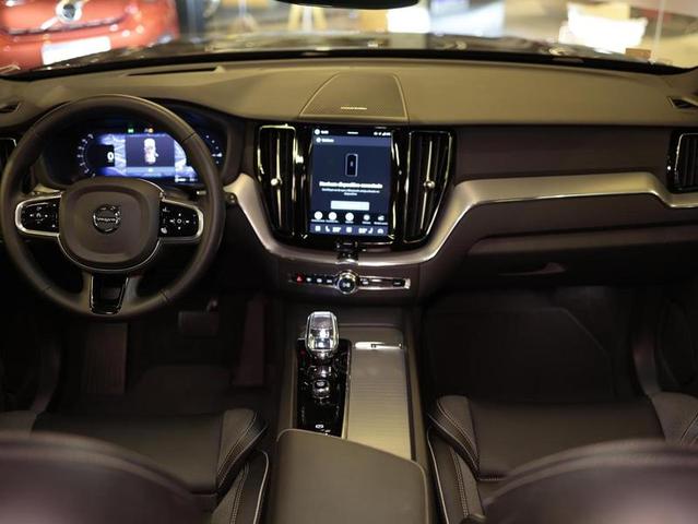 VOLVO XC60 T8 ULT DARK — foto 11
