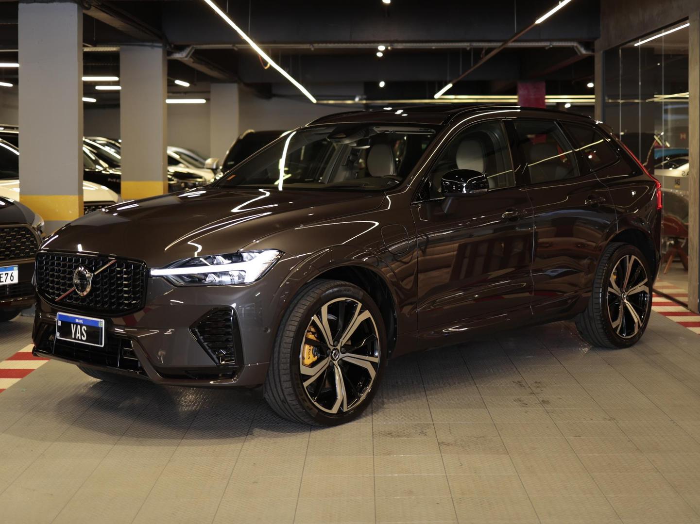 VOLVO XC60 T8 ULT DARK