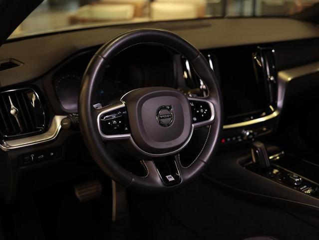 VOLVO S60 T8 R-DESIGN — foto 13