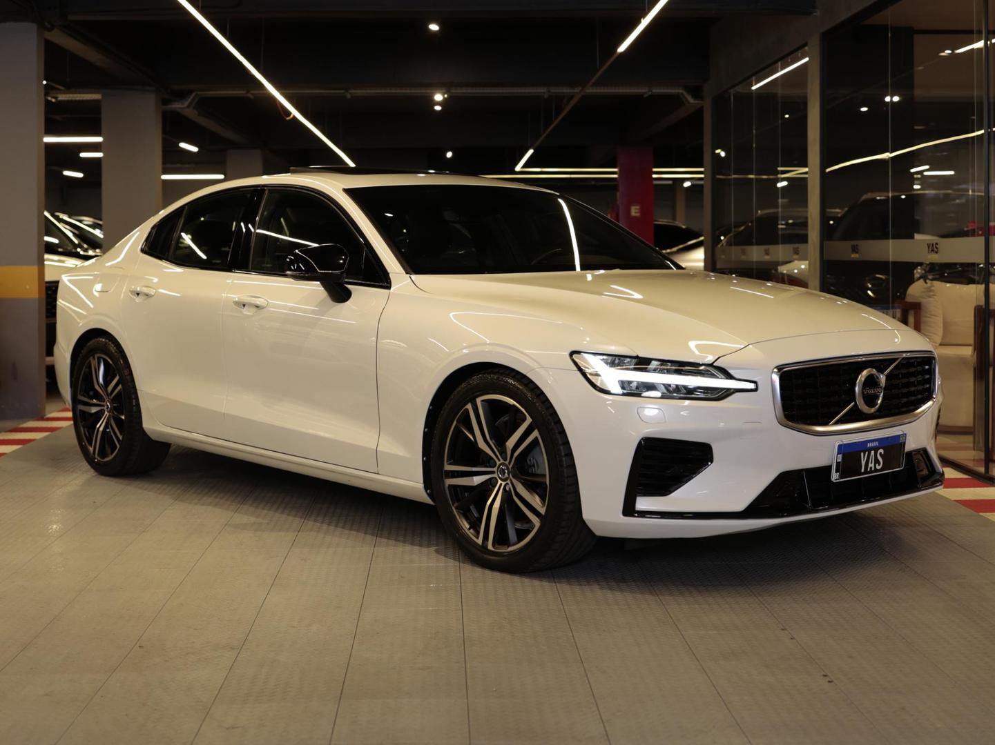 VOLVO S60 T8 R-DESIGN