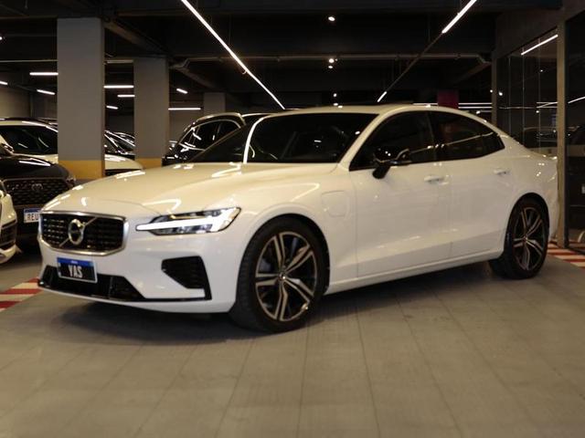 VOLVO S60 T8 R-DESIGN — foto 3