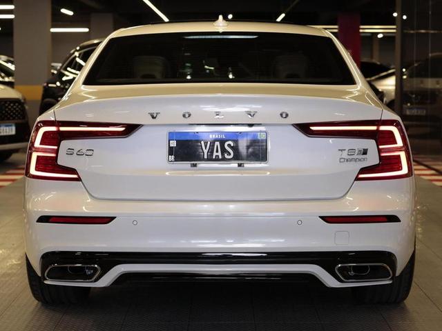 VOLVO S60 T8 R-DESIGN — foto 5