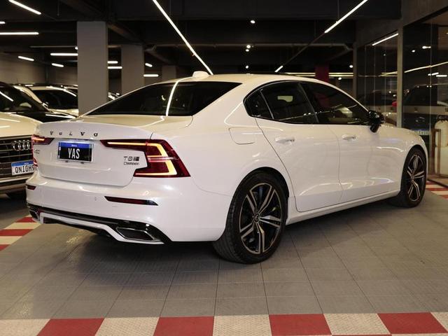 VOLVO S60 T8 R-DESIGN — foto 6