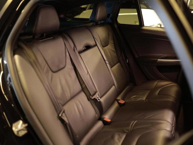 VOLVO V60 2.0 T6 R-DES — foto 13