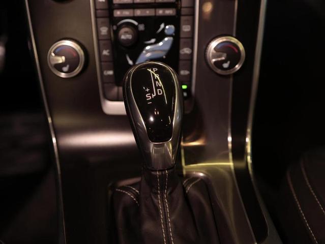 VOLVO V60 2.0 T6 R-DES — foto 18