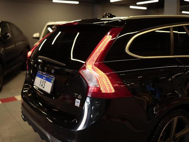 VOLVO V60 2.0 T6 R-DES — foto 8