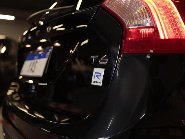 VOLVO V60 2.0 T6 R-DES — foto 9
