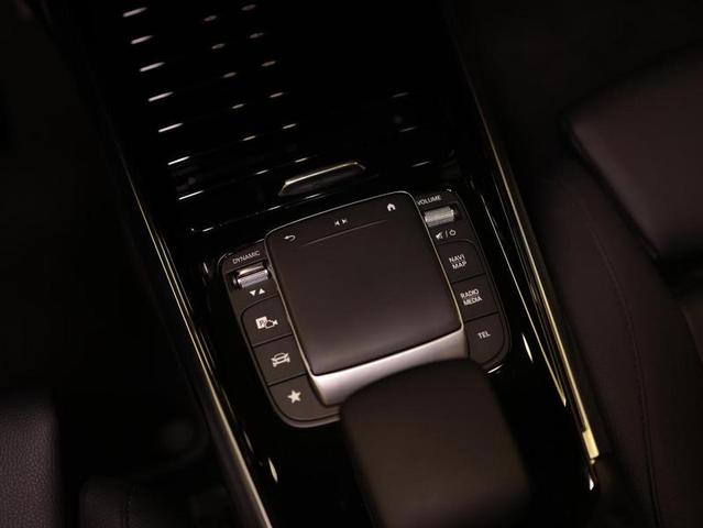 MERCEDES-BENZ GLB200 ADVANCE — foto 18