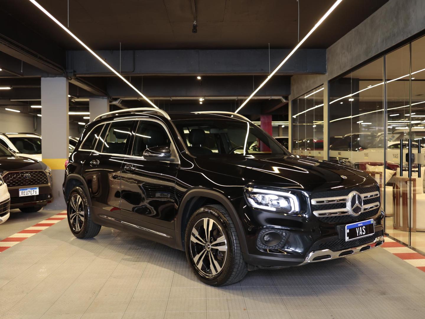 MERCEDES-BENZ GLB200 ADVANCE