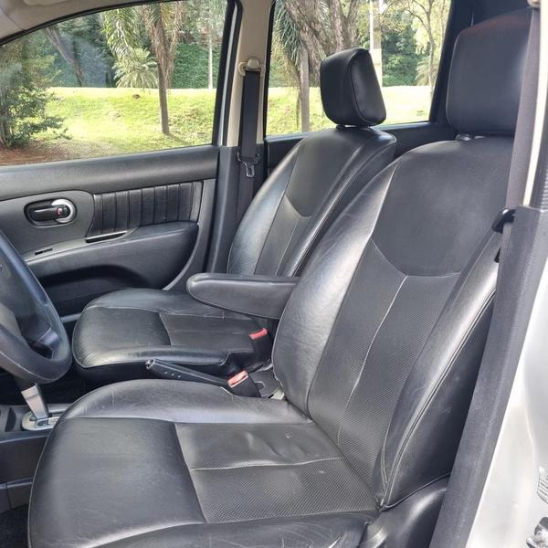 Nissan Livina Sl 1.8 16V Automático Flex 4P - foto 9