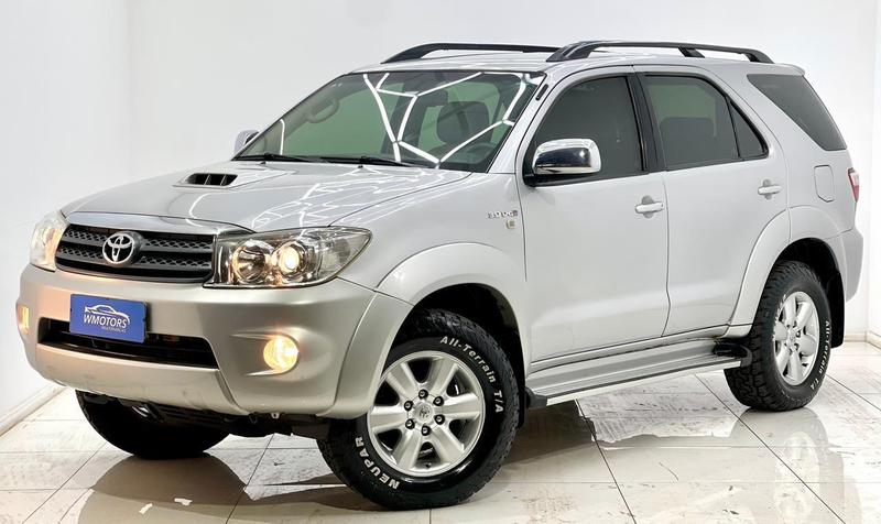 TOYOTA HILUXSW4 SRV4X4