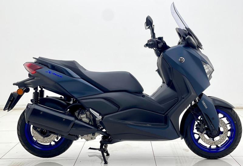 YAMAHA XMAX