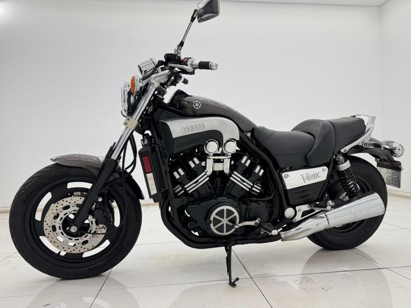 YAMAHA VMAX 1200
