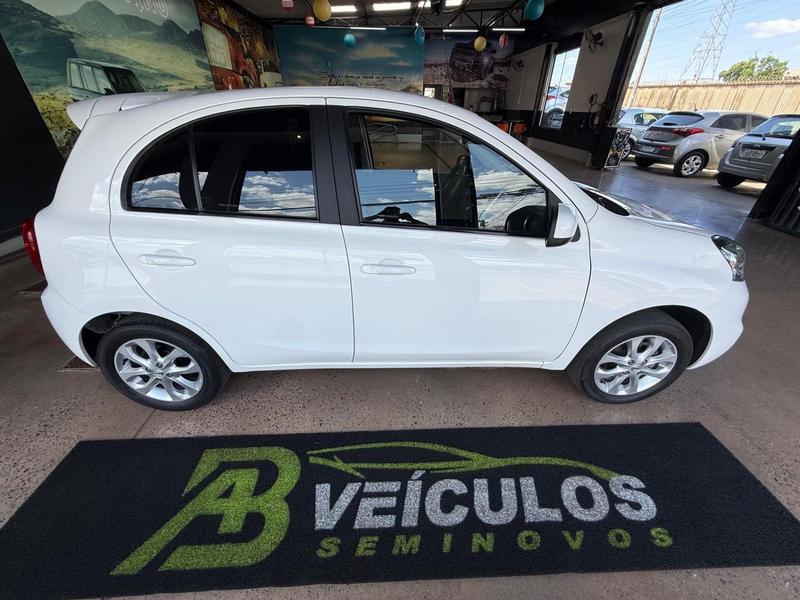 Nissan March 16sv CVT - foto 8