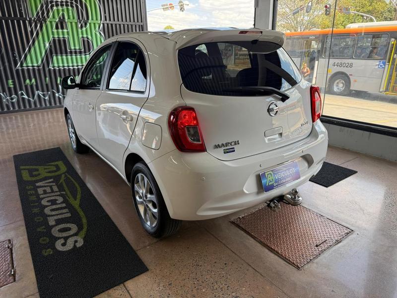 Nissan March 16sv CVT - foto 5