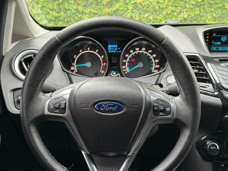 Ford Fiesta 16tit At - foto 18