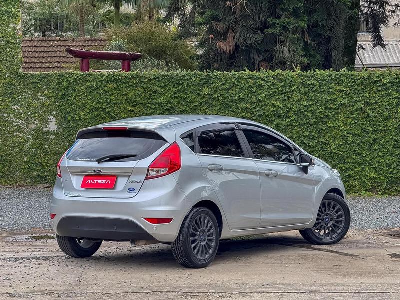 Ford Fiesta 16tit At - foto 4