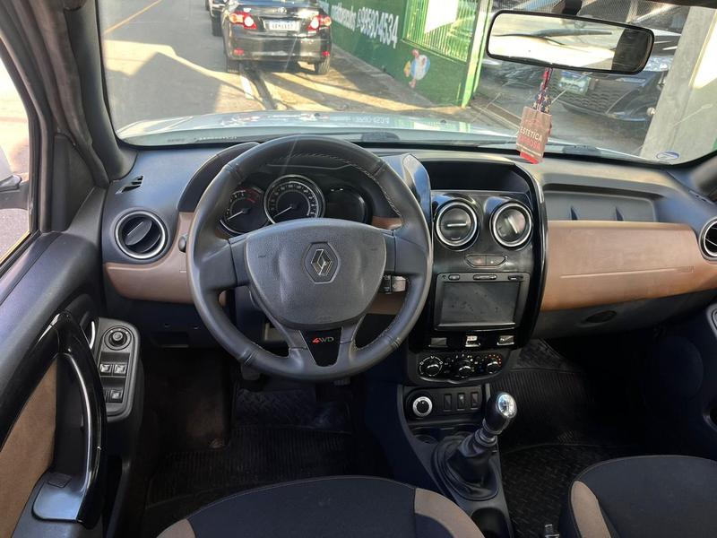 Renault Duster 2.0 D 4X4 - foto 9